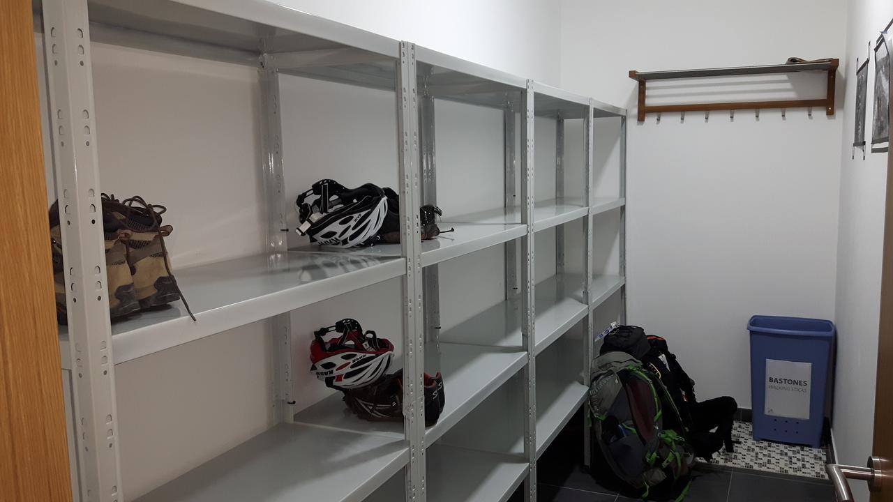Albergue O Trisquel O Pedrouzo Ngoại thất bức ảnh